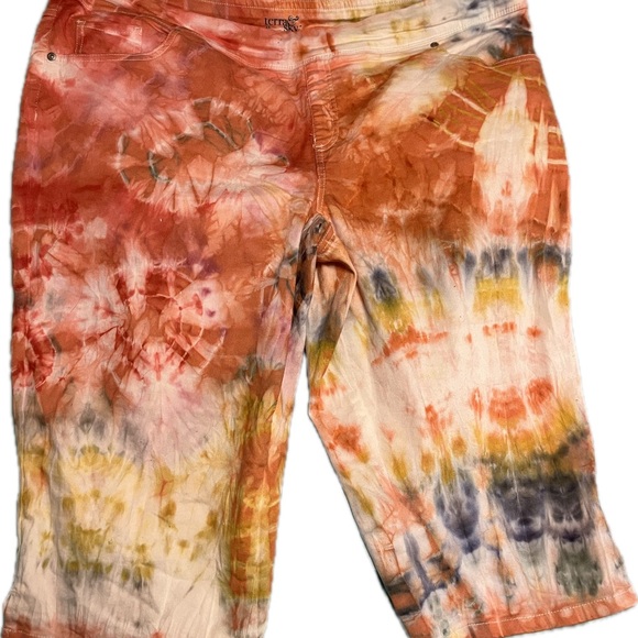Terra Sky 2x capris, originally white but were tie dyed - Picture 2 of 3